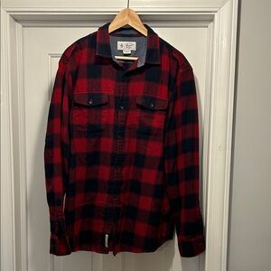 Penguin Men’s Red and Black Buffalo Plaid Button-Up Flannel Shirt. Size XL